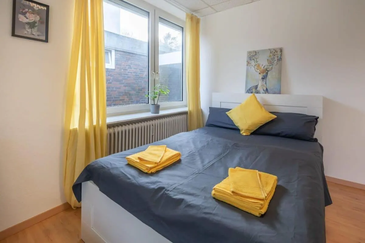 Beautiful 2 Bedroom Apartment Incl Parking Hamburg